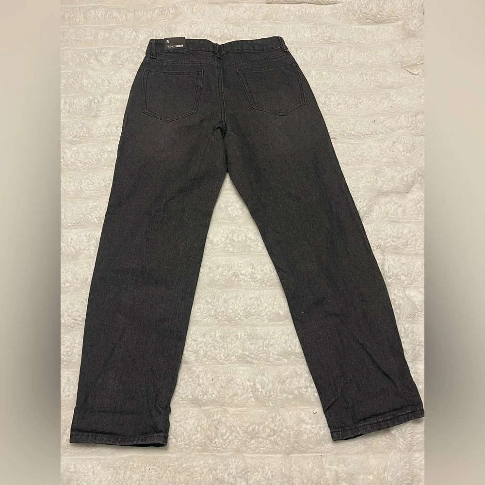 Fashion Nova Black Distressed Straight Leg 🌷Jeans